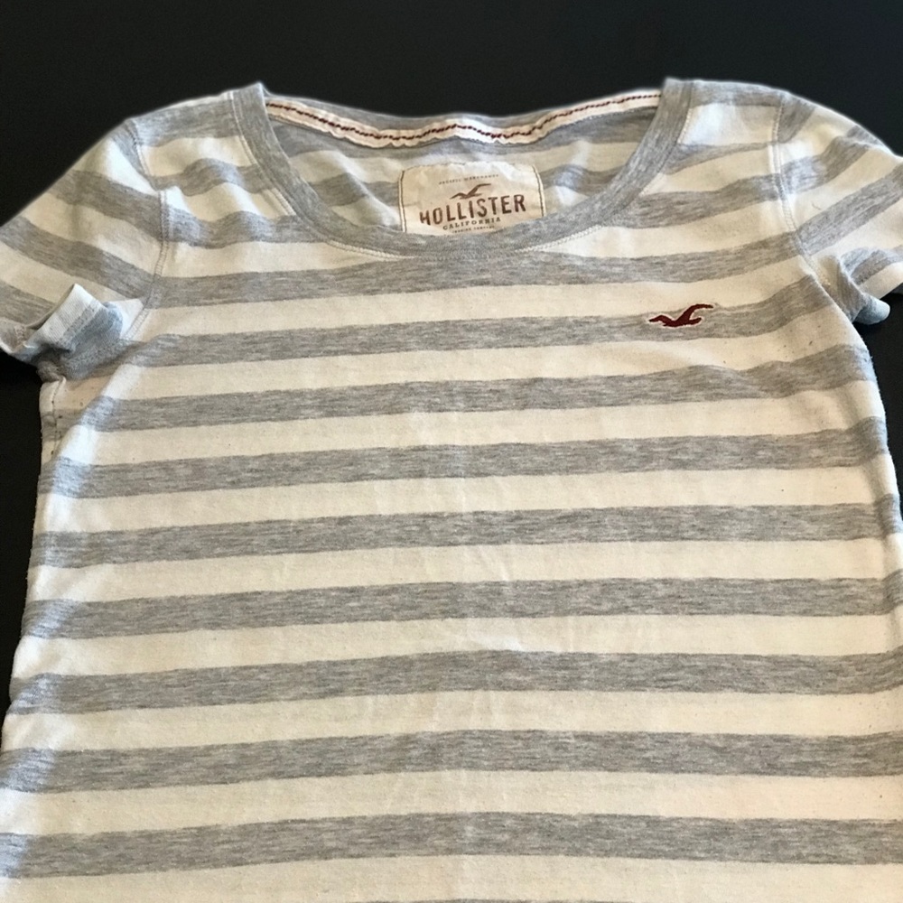 Hollister top